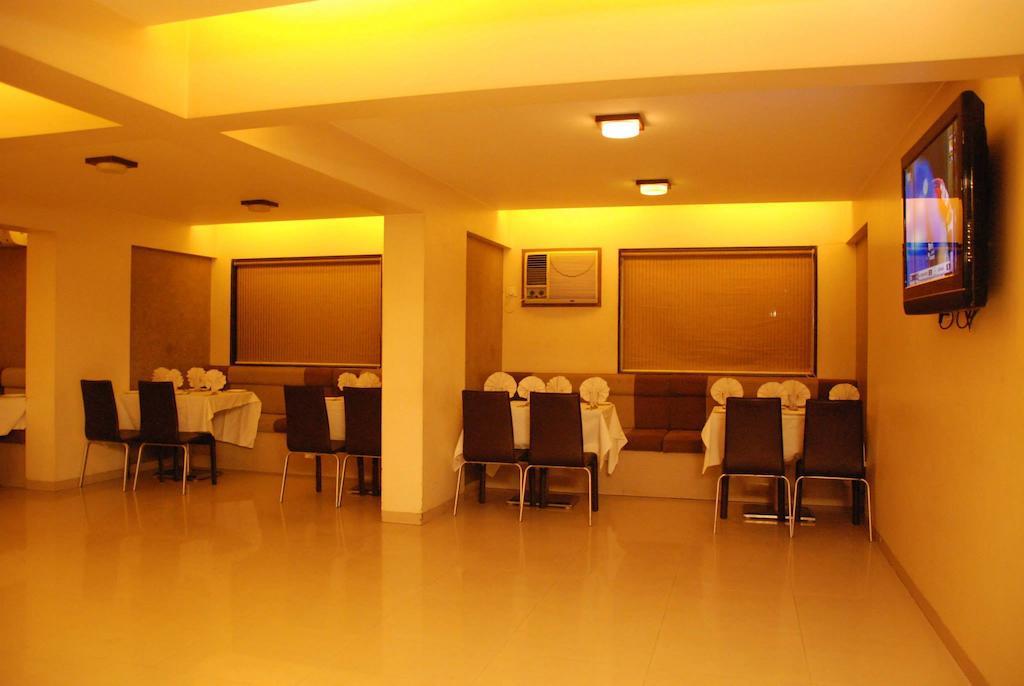 Hotel Tanish Residencia Navi Mumbai Exterior foto